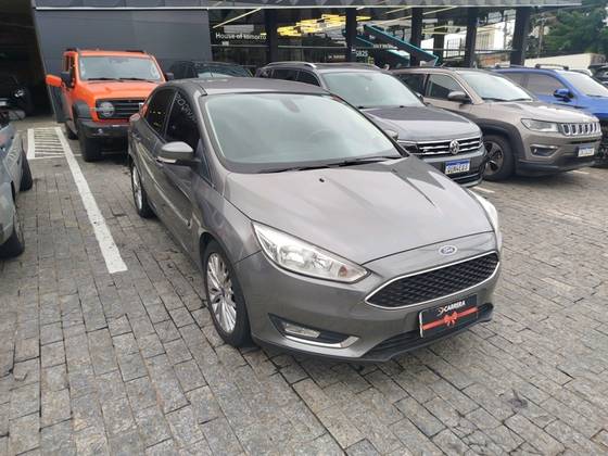 FORD FOCUS 2.0 SE FASTBACK 16V FLEX 4P POWERSHIFT FORD FOCUS 2.0 SE FASTBACK 16V FLEX 4P POWERSHIFT
